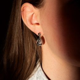 Earring &ndash; Crimson Dofus
